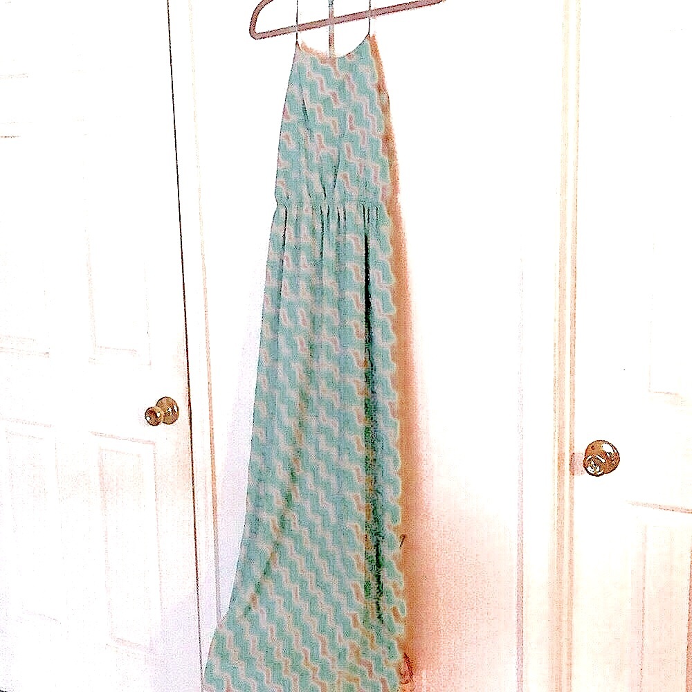 Medium thin strapped long green dress w/ zig zags